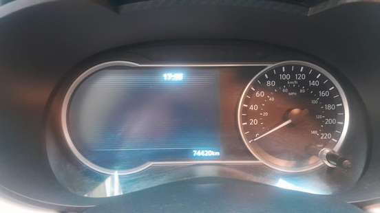 NISSAN-VERSA-2020