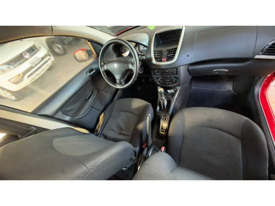 PEUGEOT-207-2011