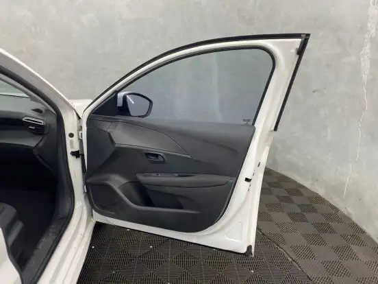 PEUGEOT-208-2022