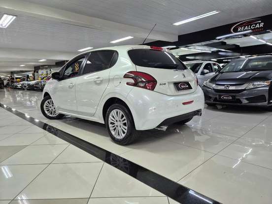 PEUGEOT-208-2017
