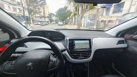 PEUGEOT-208-2015