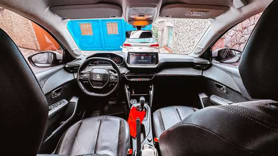 PEUGEOT-208-2022