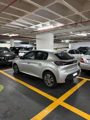 PEUGEOT-208-2021