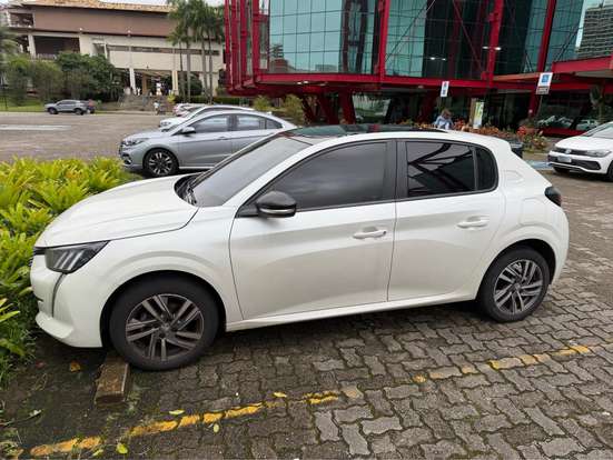 PEUGEOT-208-2020