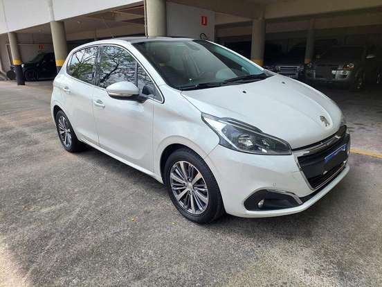 PEUGEOT-208-2016