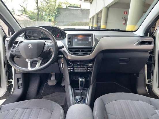 PEUGEOT-208-2016