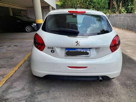 PEUGEOT-208-2016