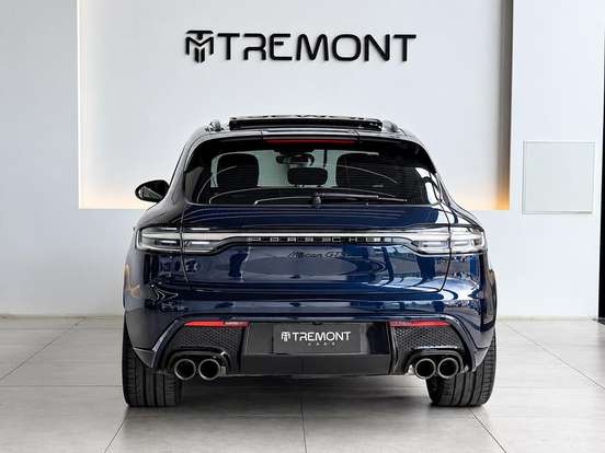 PORSCHE-MACAN-2021