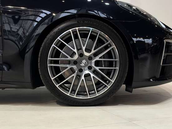 PORSCHE-PANAMERA-2025