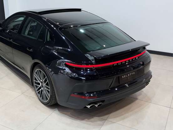 PORSCHE-PANAMERA-2025