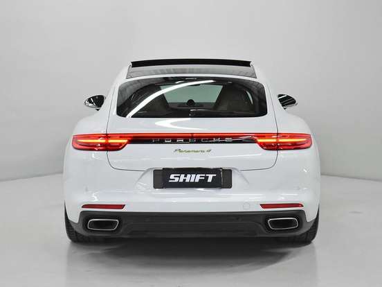 PORSCHE-PANAMERA-2020