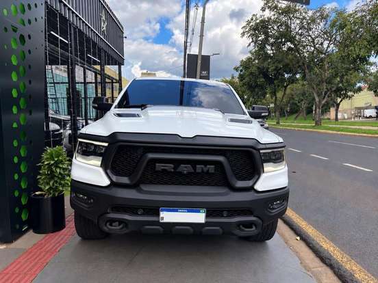RAM-1500-5.7 V8 GASOLINA REBEL CD 4X4 AUTOMÁTICO RAM-1500-2022