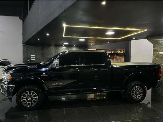 RAM-3500-6.7 I6 TURBO DIESEL LIMITED LONGHORN CD 4X4 AUTOMÁTICO RAM-3500-2024
