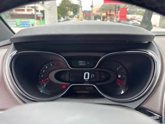 RENAULT-CAPTUR-2021