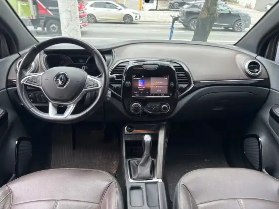 RENAULT-CAPTUR-2021
