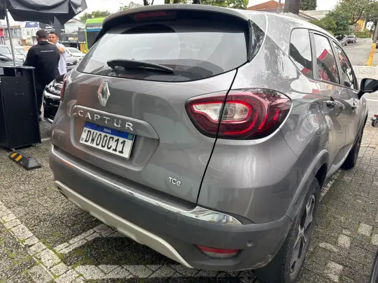 RENAULT-CAPTUR-2021