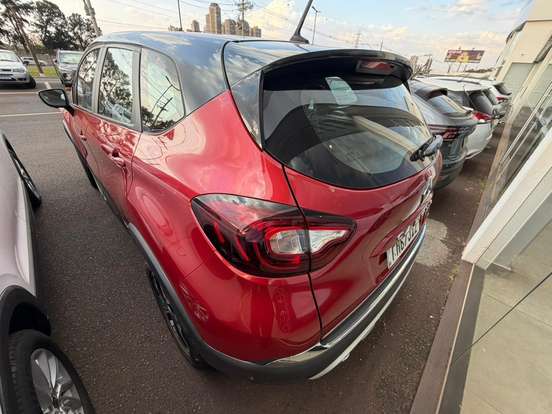 RENAULT-CAPTUR-2021