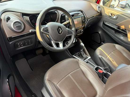 RENAULT-CAPTUR-2021