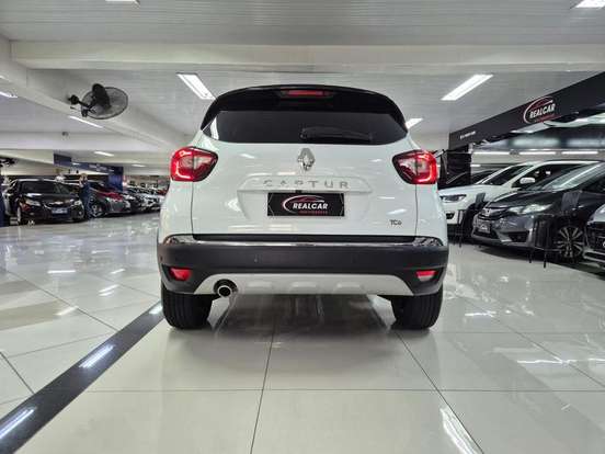 RENAULT-CAPTUR-2021