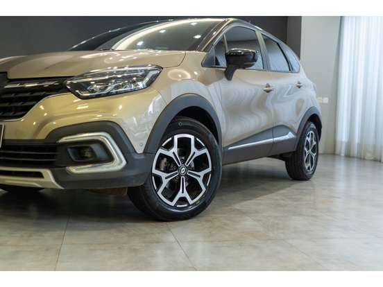 RENAULT-CAPTUR-2021