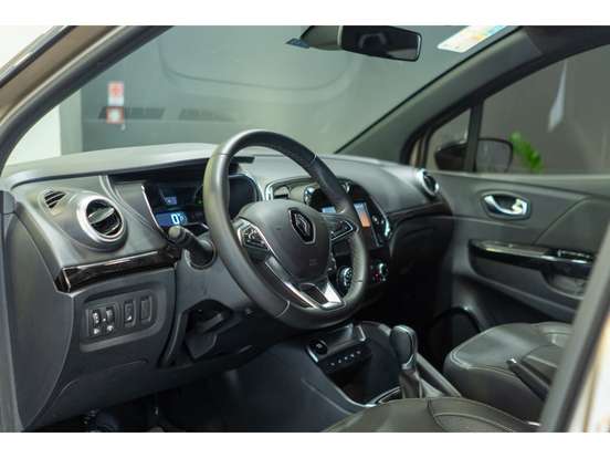 RENAULT-CAPTUR-2021