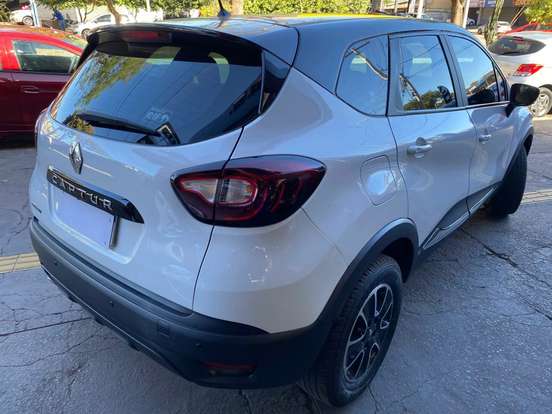 RENAULT-CAPTUR-2018