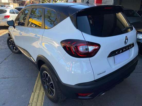 RENAULT-CAPTUR-2018