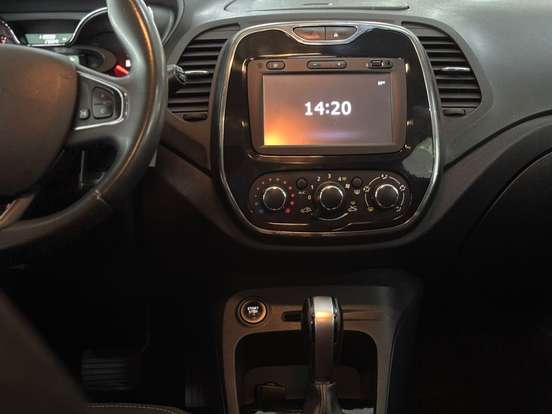 RENAULT-CAPTUR-2018