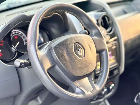 RENAULT-DUSTER-2018