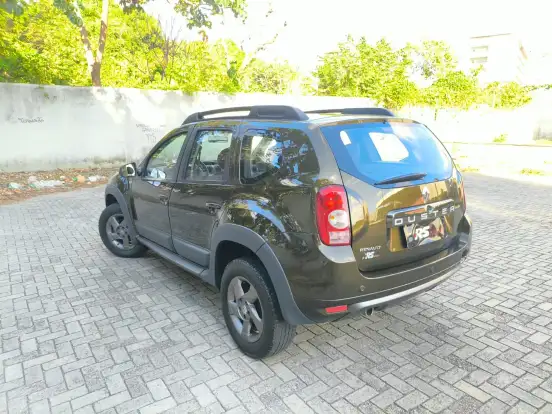 RENAULT-DUSTER-2014