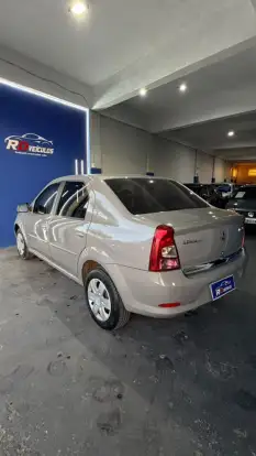 RENAULT-LOGAN-2011
