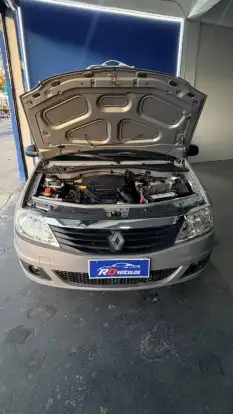 RENAULT-LOGAN-2011