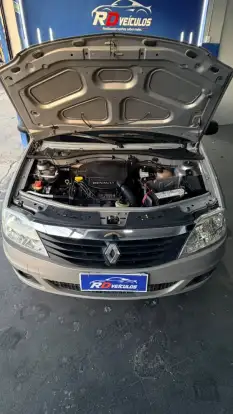 RENAULT-LOGAN-2011