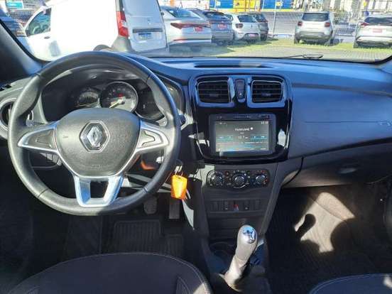 RENAULT-LOGAN-2024