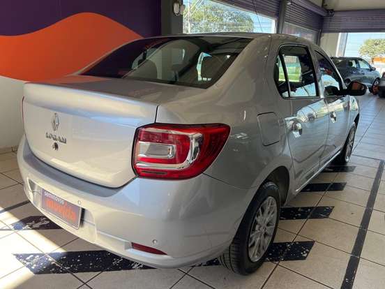 RENAULT-LOGAN-2024