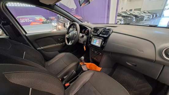 RENAULT-LOGAN-2024