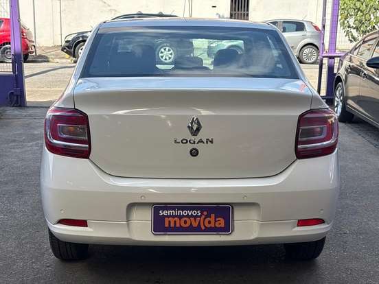 RENAULT-LOGAN-2024