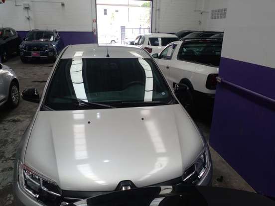 RENAULT-LOGAN-2024