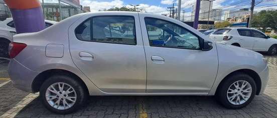 RENAULT-LOGAN-2024