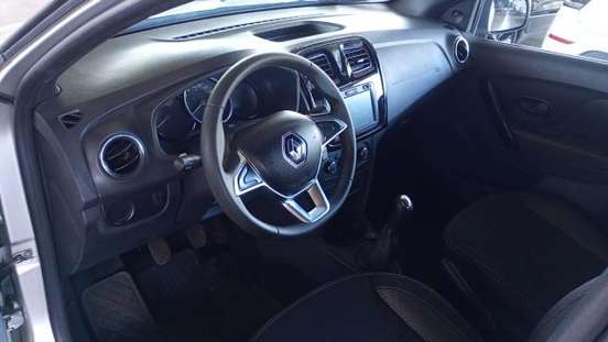 RENAULT-LOGAN-2024