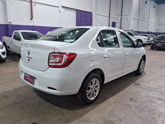 RENAULT-LOGAN-2024