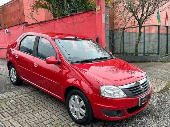 RENAULT-LOGAN-2011