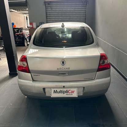 RENAULT-MEGANE-2009