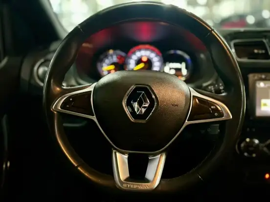 RENAULT-SANDERO-2019