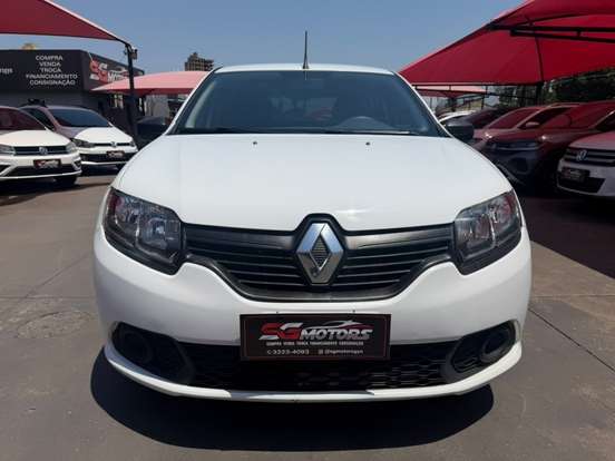 RENAULT-SANDERO-2019