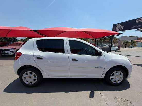 RENAULT-SANDERO-2019
