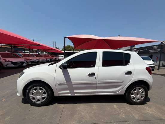 RENAULT-SANDERO-2019
