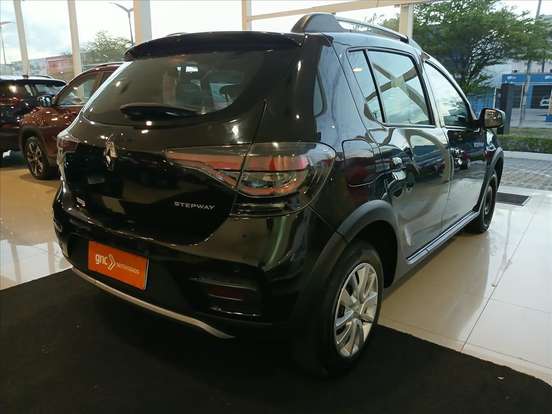 RENAULT-SANDERO-2023