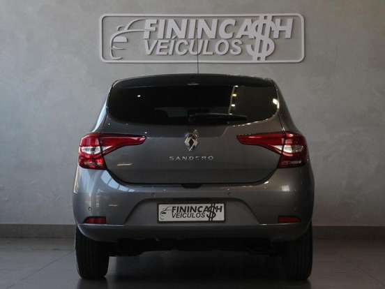 RENAULT-SANDERO-2021