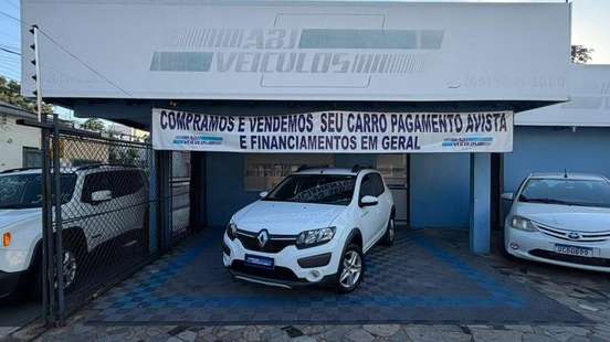 RENAULT-SANDERO-2018